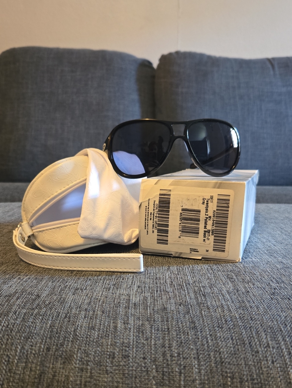 Oakley Twentysix.2 Women’s Sunglasses OO9177-01 Polished Black/Grey NWOT